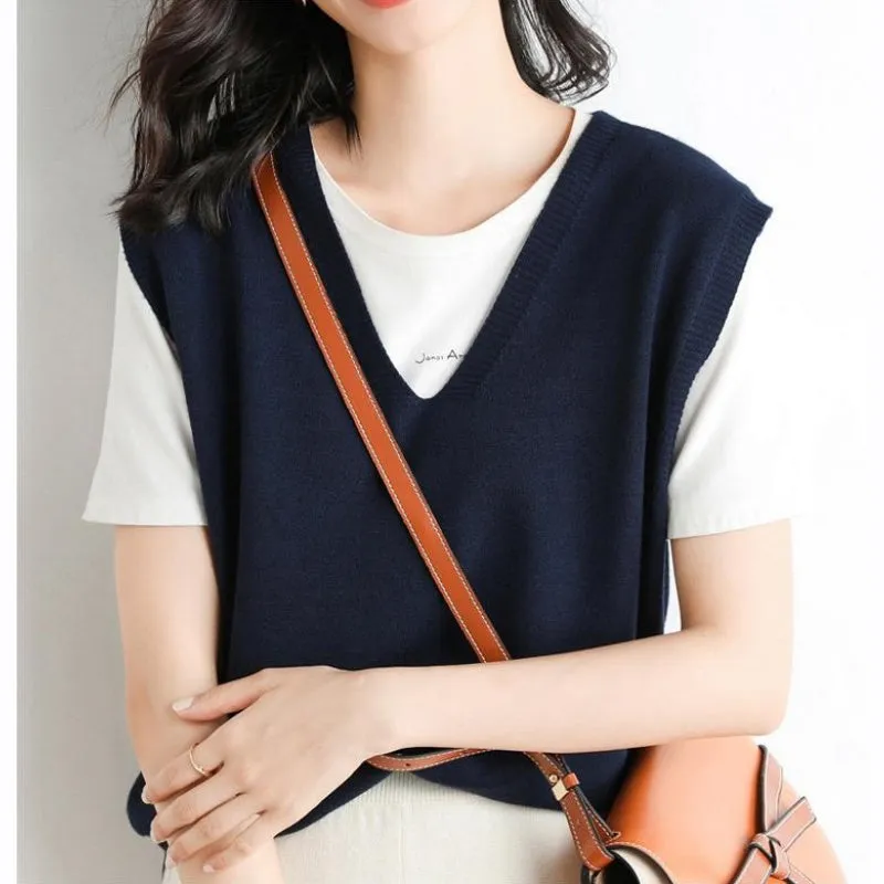 Hot Sale 49% OFFWomen's Ultra-Soft V-Neck Knit Vest